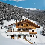 فندق مبيت وإفطار Haus Christaldo سانكت أنتون ام ارلبرغ