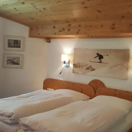 Haus Christaldo Bed & Breakfast 3*